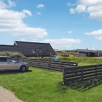 Apartment Awesome In Hvide Sande